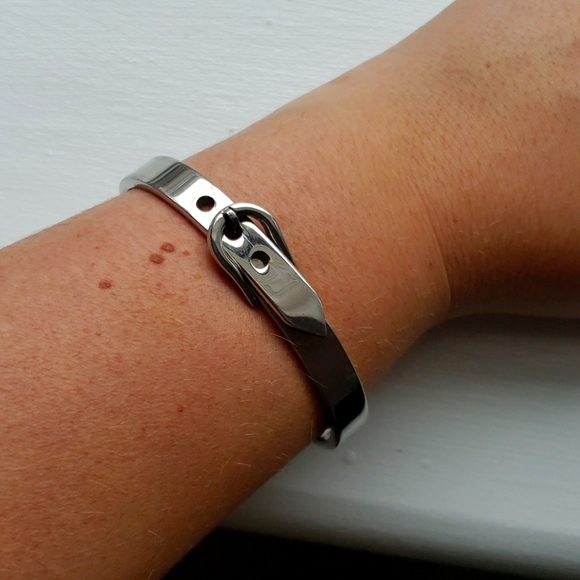 Bangle bracelet - Picture 1 of 1